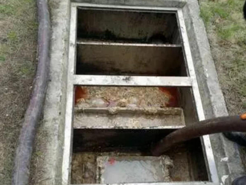 峪泉镇隔油池清理